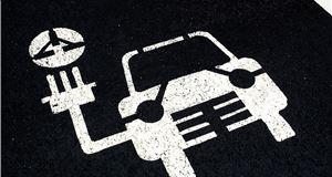 Government criticised for scrapping plug-in car grant