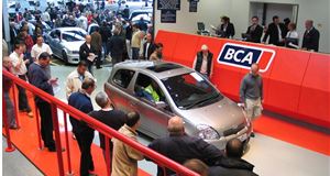 Auction Houses Predict Slight Fall In Prices in May