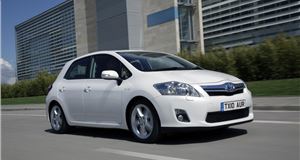 Toyota announces prices and specs for the Auris Hybrid