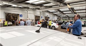Manheim Separates Makes in 800 Car Auction