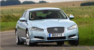 Jaguar XF scoops best ‘Large Executive Car’ prize at the Honest John Awards 2014