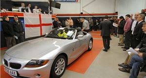 TOPLESS MODELS DRAW CROWDS