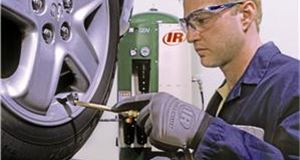 Minister urges garages to sign up