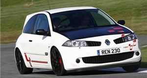 RENAULT MEGANE R26.R STAYS HOT