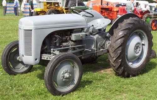 Ferguson TEA2 Tractor F34 (1)