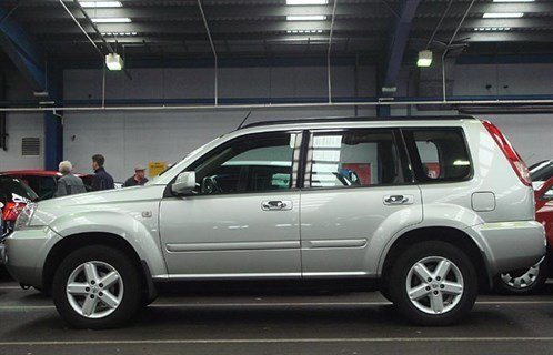 Nis X-Trail 1 Side 700