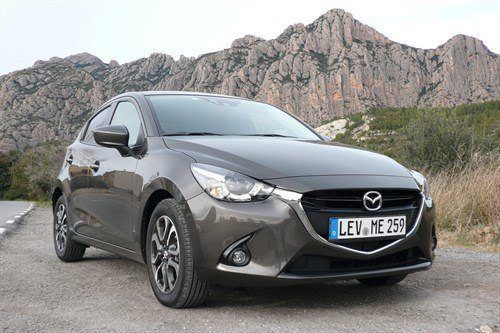 Mazda 2 2015 T F34 Mountains (1)