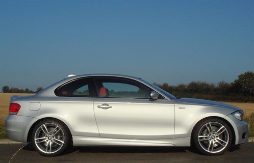 BMW E82 135i Side 700