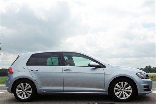 VW Golf VII Bluemotion Side Retouched