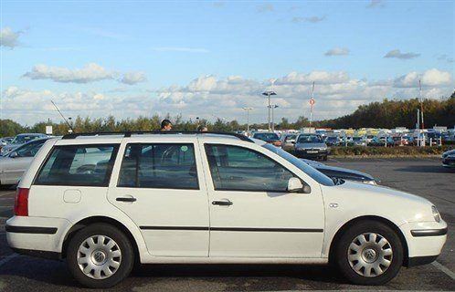 VW Golf IV Estate Side 700