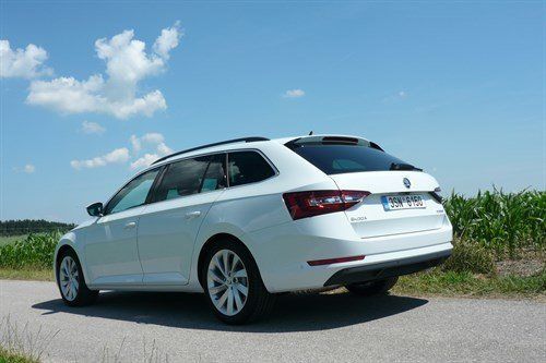Skoda Superb Estate 10 2015 R34