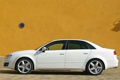 SEAT Exeo Side White 700