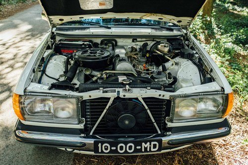 Mercedes W123 300D Engine