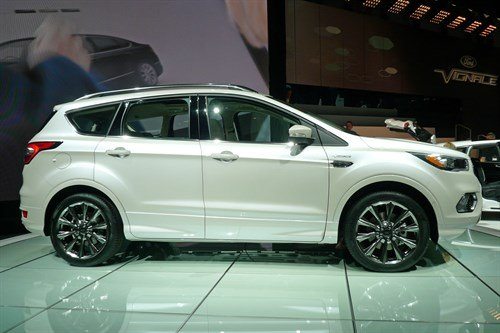 Ford Kuga Vignale 2016 Side
