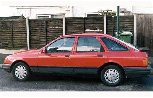Ford Sierra 5-dr Red Side 700
