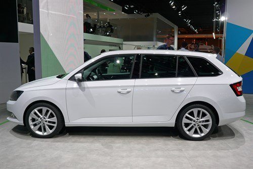 Skoda Fabia Estate 2015 Side (1)