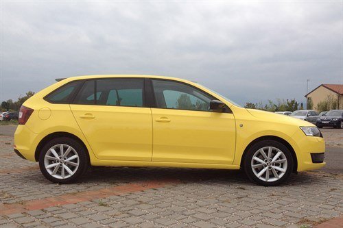 Skoda Rapid Spaceback Side Yellow