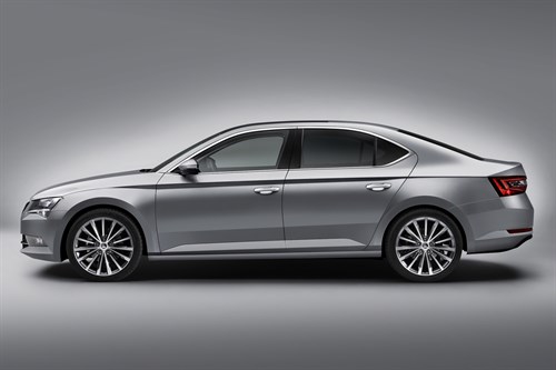 ŠKODA Superb 2015 Side