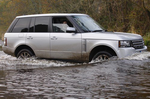 LR R Rvr 2012MY Water 700