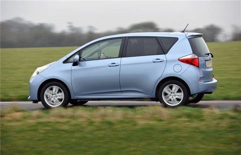 Toyota -Verso -S-(10)