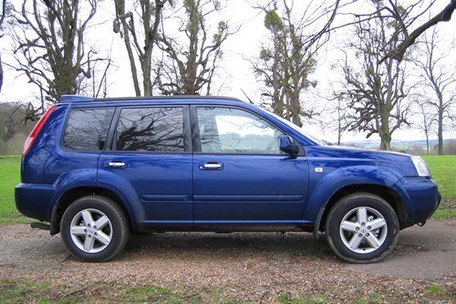 Nissan X Trail 2003 Side