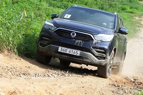 Ssangyong -rexton -2017-cresting -3-best _630x 420