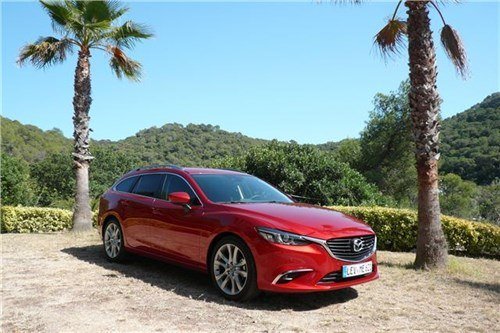 Mazda -6-tourer -2017-f 34-camera