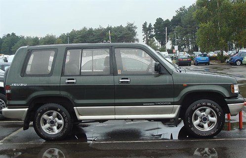 Isuzu Trooper Side 700