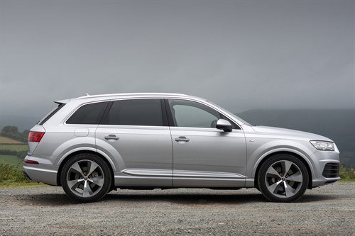 Audi Q7 2015 10 Side