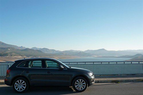 Audi Q5 2.0TDI Side 700