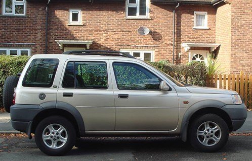 LR Fldr 2.5V6 Side 700