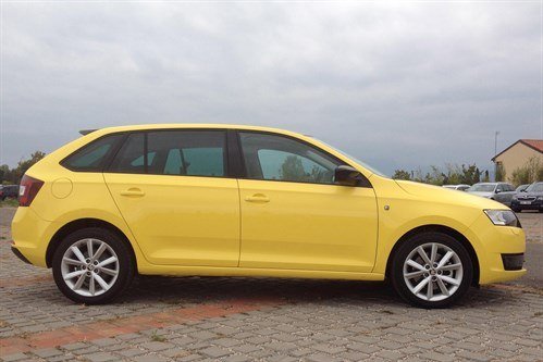 Skoda Rapid Spaceback Side Yellow