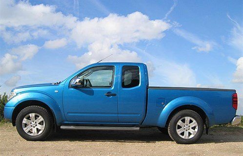 Nis Navara II Side 700