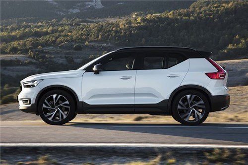 Volvo XC40 Side White Hills