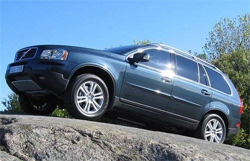 Volvo XC90 Side On Rock Slope