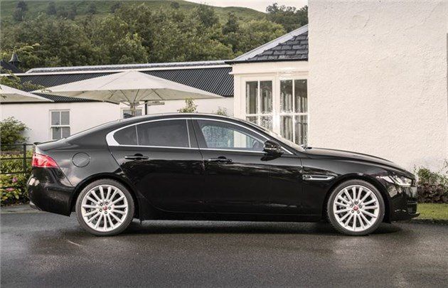 Jaguar XE Side Black