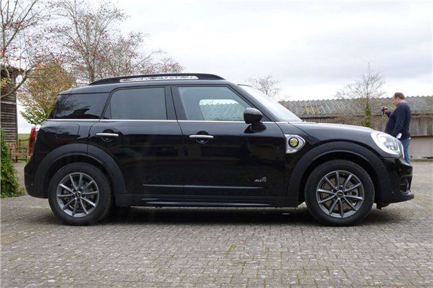 MINI Countryman PHEV Side (1)