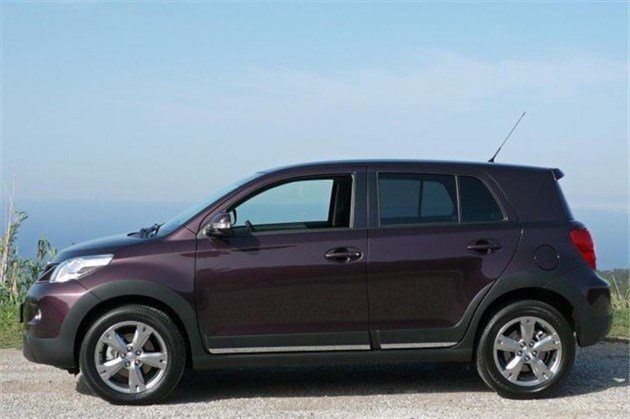 Toyota Urban Cruiser Side