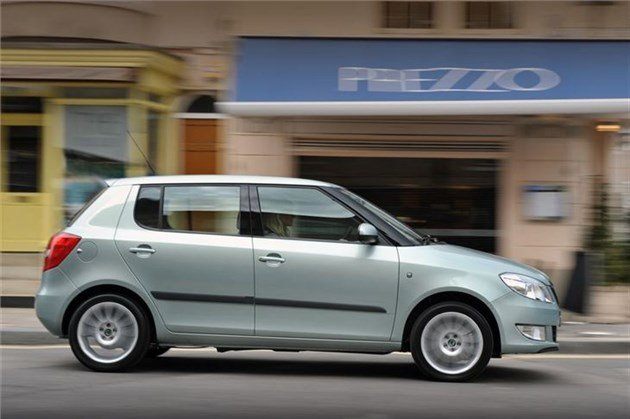 Skoda Fabia C 2011 Side Speed (1)