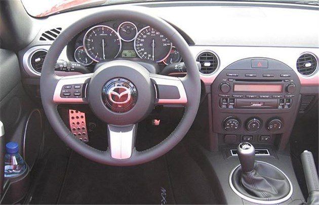 Mazda MX5 2005 Dash And Gearlever