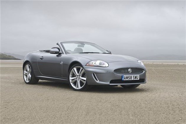 Jaguar XK Convertible F34 Beach
