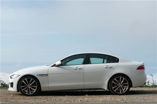 Jaguar -xe -side