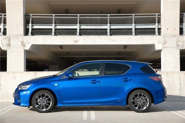 Lexus CT200h Side Blue