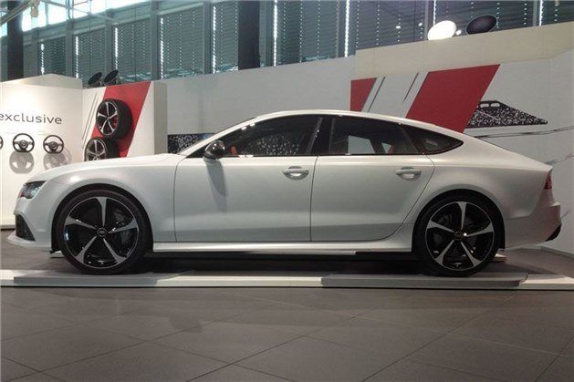 Audi RS7 Side Showroom