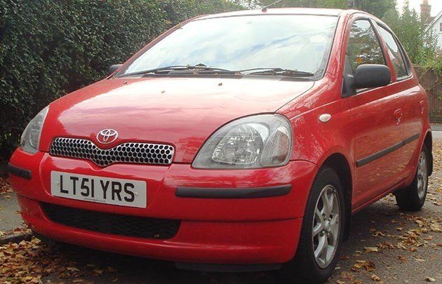 Toy Yaris 51 Reg 700