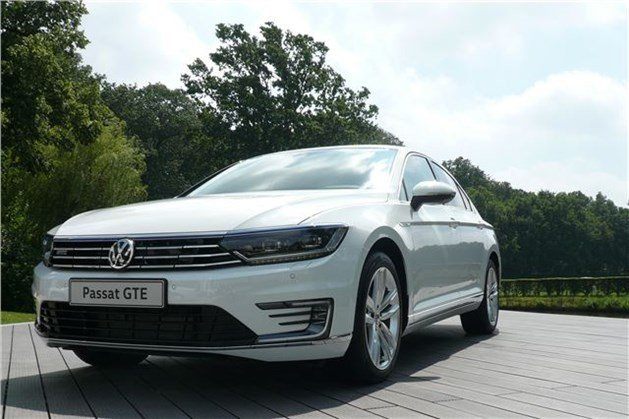 VW Passat GTE F32 White