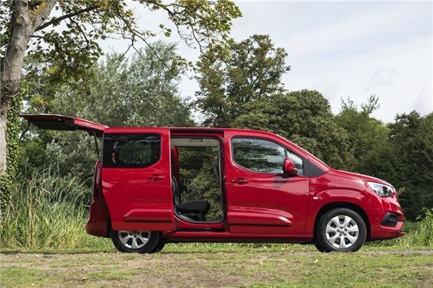 Vauxhall Combo Life 2018 Side Doors Open