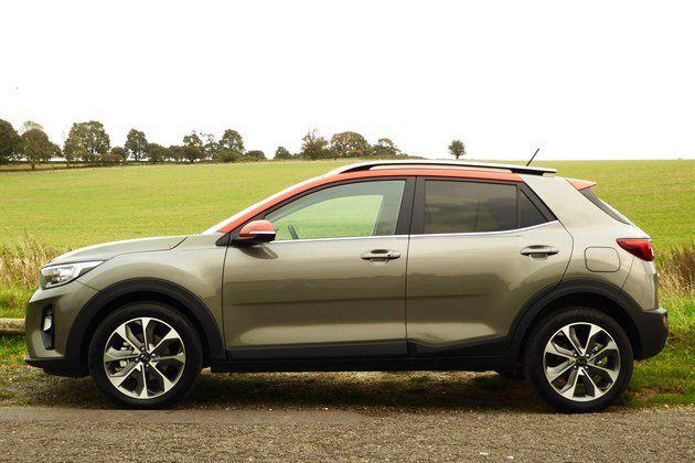 KIA Stonic 2017 Grey With Orange Roof Side