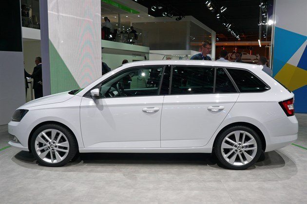 Skoda Fabia Estate 2015 Side