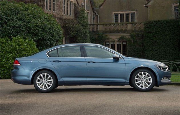 Volkswagen Passat 2015 Side